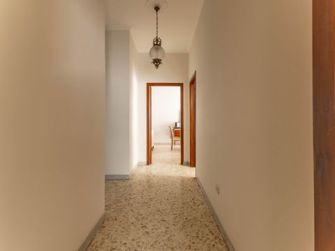 Via Giuseppe de Caro, 11 - Noci