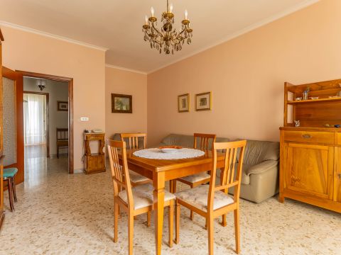 Via Giuseppe de Caro, 11 - Noci
