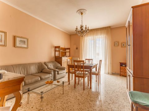 Via Giuseppe de Caro, 11 - Noci