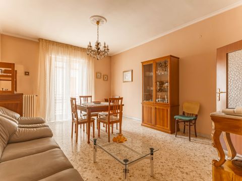 Via Giuseppe de Caro, 11 - Noci