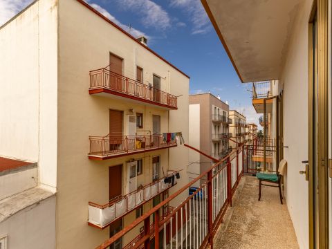 Via Giuseppe de Caro, 11 - Noci
