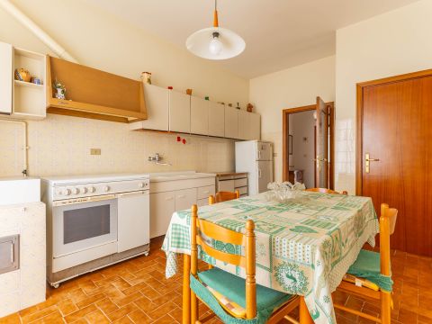 Via Giuseppe de Caro, 11 - Noci