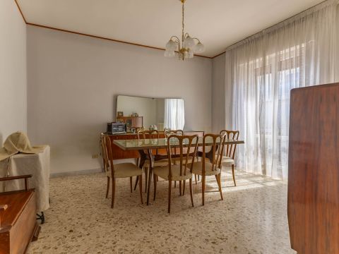 Via Giuseppe de Caro, 11 - Noci