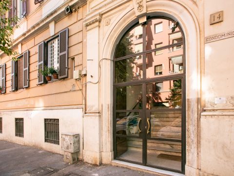 Via Francesco Caracciolo, 14 - Roma