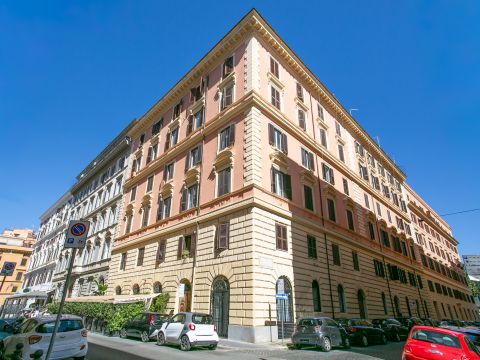 Via Castelfidardo, 18 - Roma