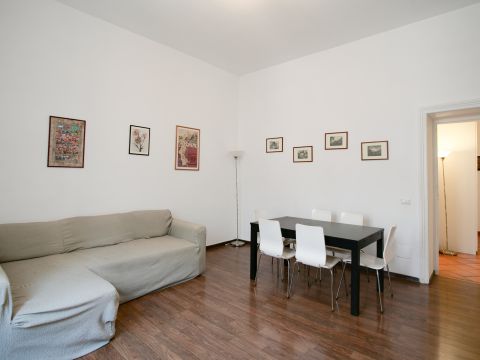 Via Castelfidardo, 18 - Roma
