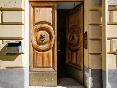 Via Castelfidardo, 18 - Roma