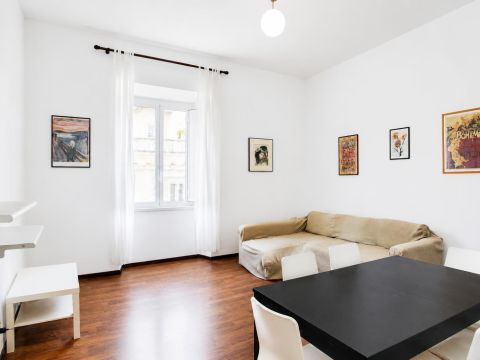Via Castelfidardo, 18 - Roma