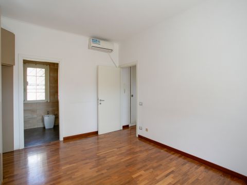 Via Pierfranco Bonetti, 25 - Roma