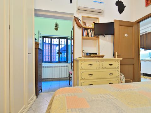 Via Taranto, 47 - Ladispoli