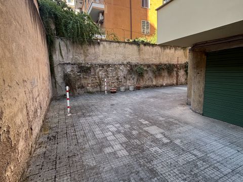 Via Oreste Tommasini, 13 - Roma