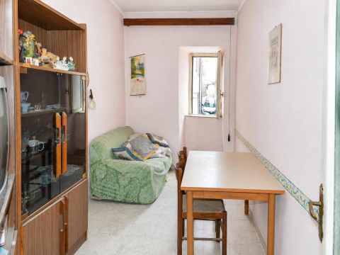 Via Annibal Caro, 76 - Tolfa