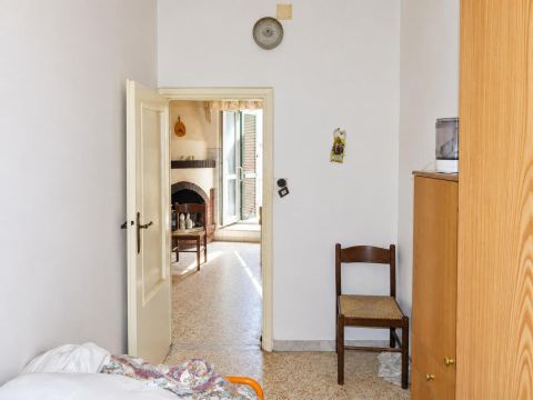 Via Annibal Caro, 76 - Tolfa