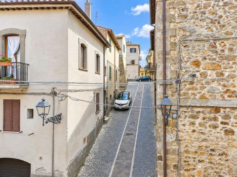 Via Annibal Caro, 76 - Tolfa
