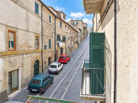 Via Annibal Caro, 76 - Tolfa