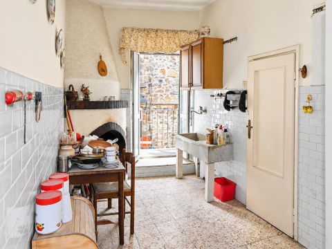 Via Annibal Caro, 76 - Tolfa