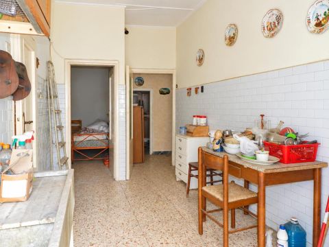 Via Annibal Caro, 76 - Tolfa