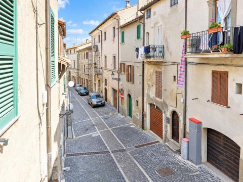 Via Annibal Caro, 76 - Tolfa