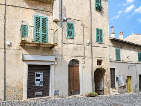 Via Annibal Caro, 76 - Tolfa