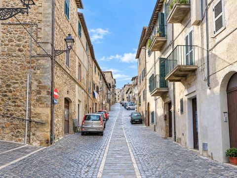 Via Annibal Caro, 76 - Tolfa