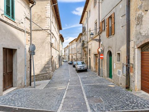 Via Annibal Caro, 76 - Tolfa