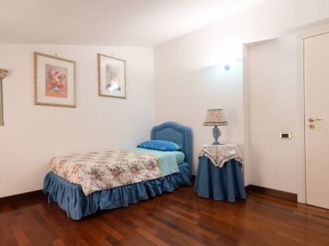 Frazione Valtreara, 41 - Genga