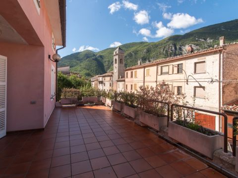 Frazione Valtreara, 41 - Genga