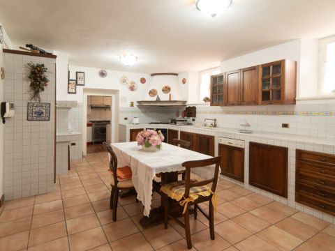 Frazione Valtreara, 41 - Genga