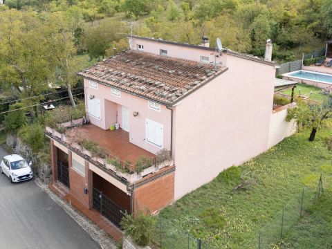 Frazione Valtreara, 41 - Genga