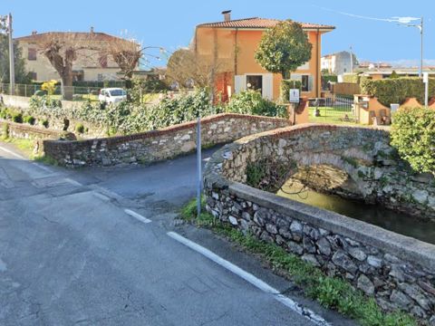 Via Teresa Bandettini, 580 - Lucca