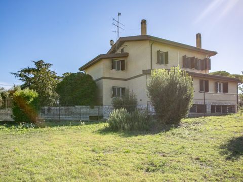 Strada Torre della Fiora, 20 - Palombara Sabina
