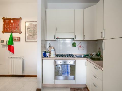 Viale della Torre di Pratolungo, 9 - Roma