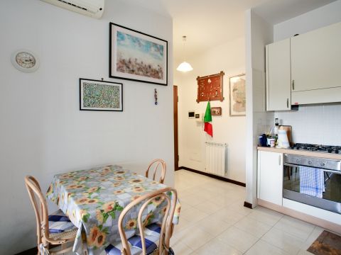 Viale della Torre di Pratolungo, 9 - Roma