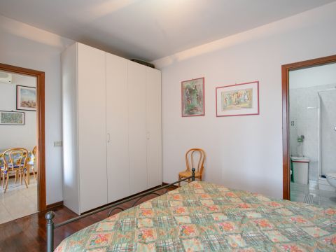 Viale della Torre di Pratolungo, 9 - Roma