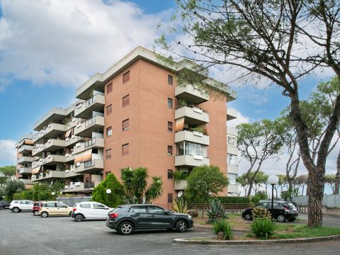 Viale della Torre di Pratolungo, 9 - Roma
