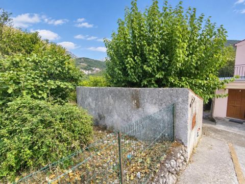 Via Massa Sant'Agata, 12 - Massa