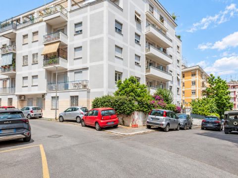 Via Agostino Valiero, 12 - Roma