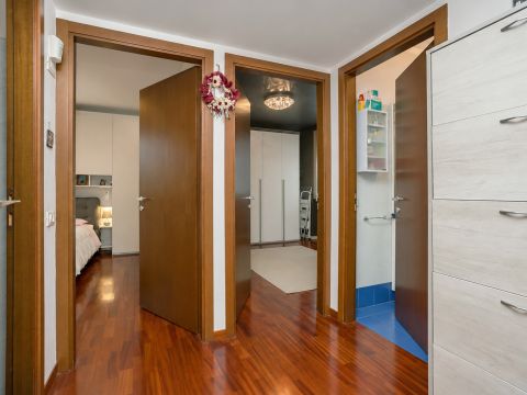 Via Cesare Battisti, 6 - Valbrembo