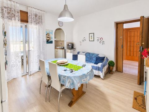 Viale A. Moro, 530 - Tortora