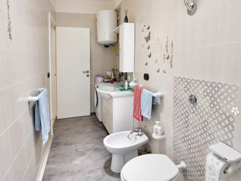 Viale A. Moro, 530 - Tortora