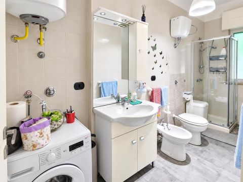 Viale A. Moro, 530 - Tortora