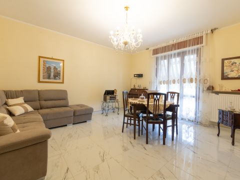 Via Michelangelo, 15 - San Fiorano