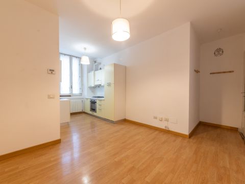 Via Pietro Colletta, 30 - Milano