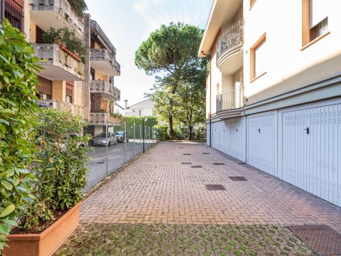 Via Antonio Simeone Sografi, 15 D - Padova