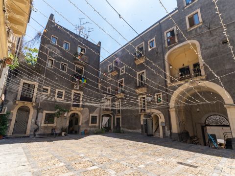 Via Montesano, 5 - Catania