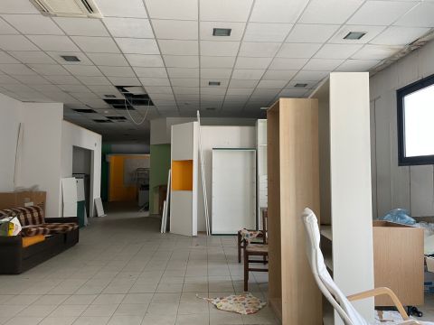 Via Luigi Einaudi, 28