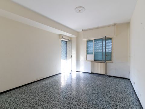 Largo Raffaele Marincola Cattaneo, 22
