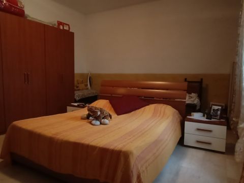 via Silvio Pellico 35