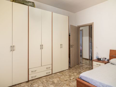 Via Edmondo de Amicis, 26