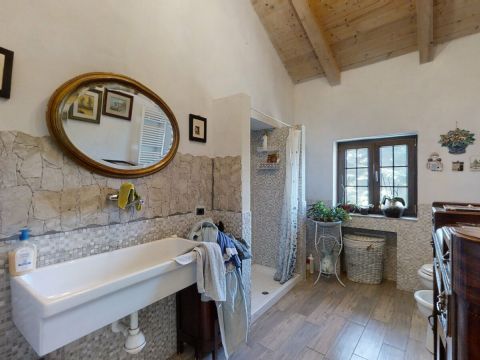 Frazione Zucchea, 8